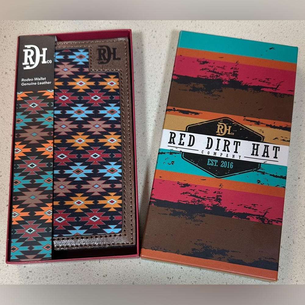 Red Dirt Hat Company Geometric Leather Wallet NWT